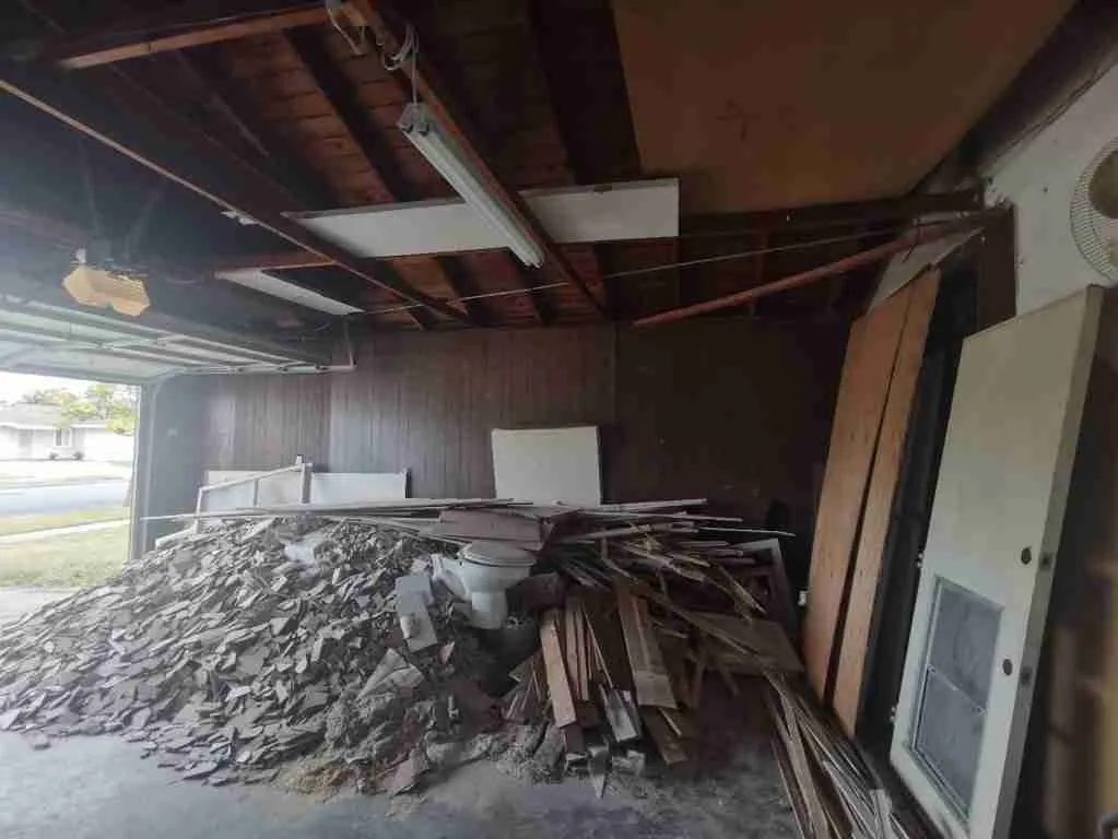 Top 10 Benefits of Hiring a Professional Junk Removal Top 10 Benefits of hiring a Professional Junk Removal