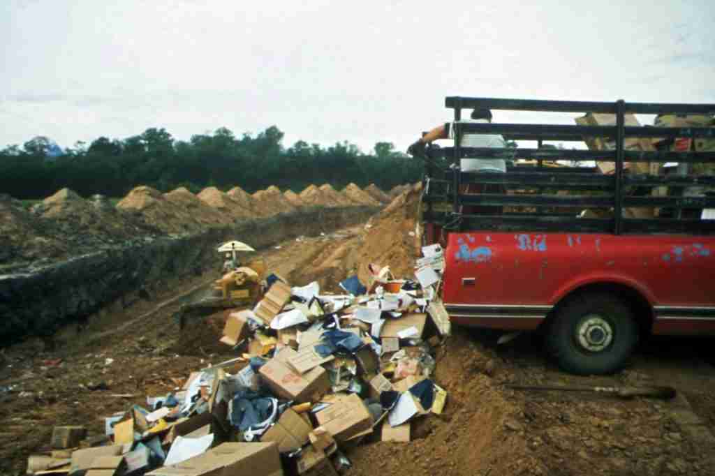 Yard Debris Hauling: What’s Recyclable and What’s Not Explained Clearly What to expect from a professional junk hauling service